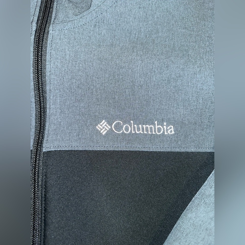 Columbia Hardshell Jacket - Picture 2 of 5